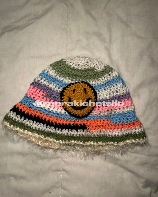 SMILEY FACE BUCKET HAT